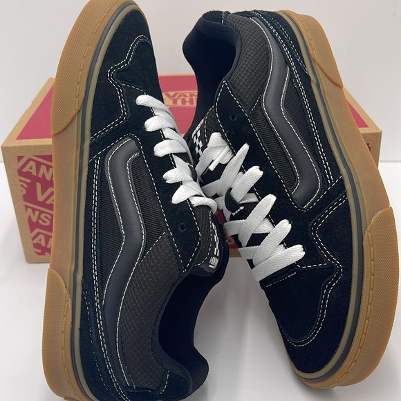 Vans Men’s Caldrone Suede Mesh Black/Gum
VN0A5JM2B9M Sneakers - Picture 12 of 16